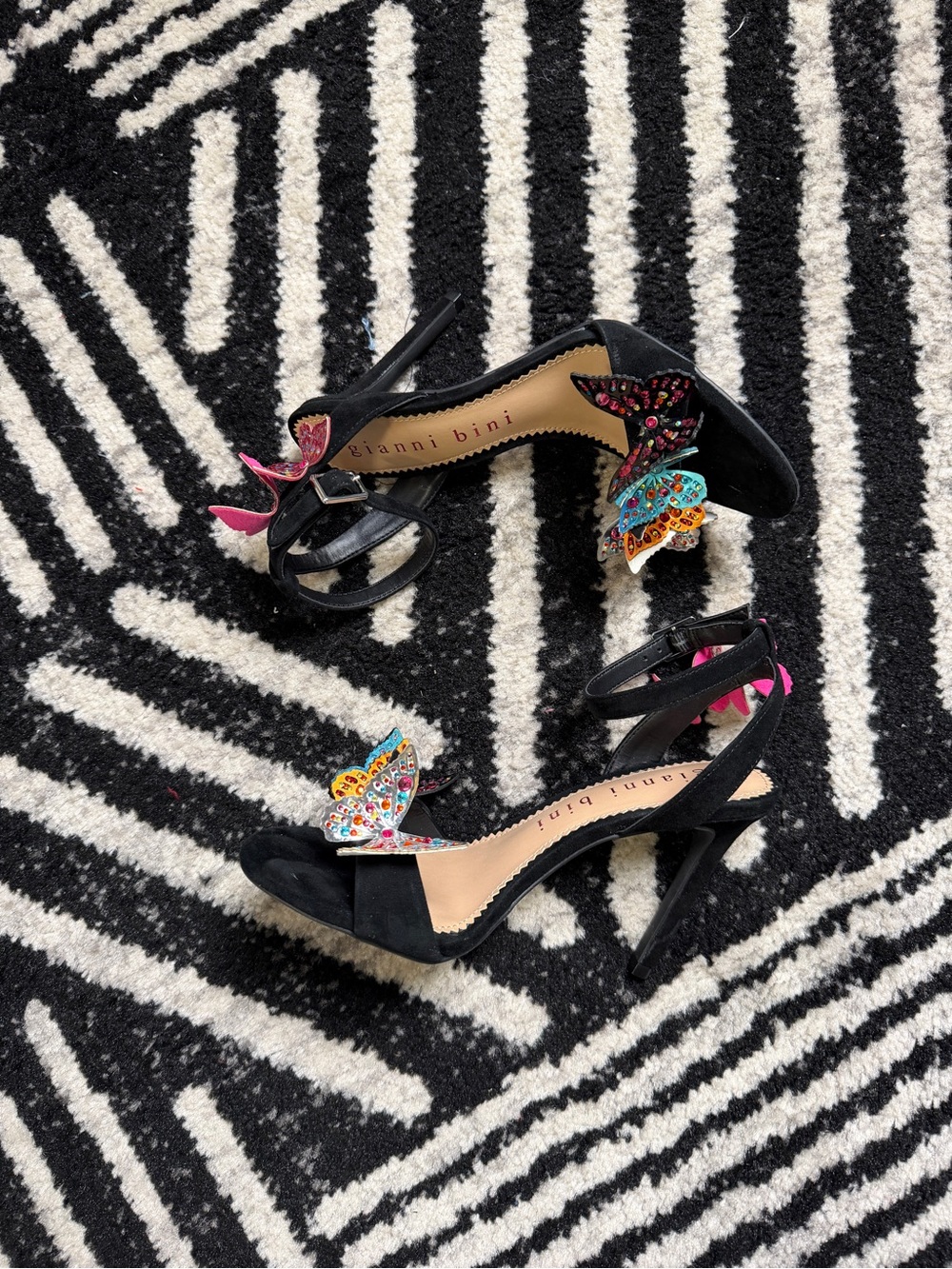 Black Butterfly Heel - Picture 6 of 10